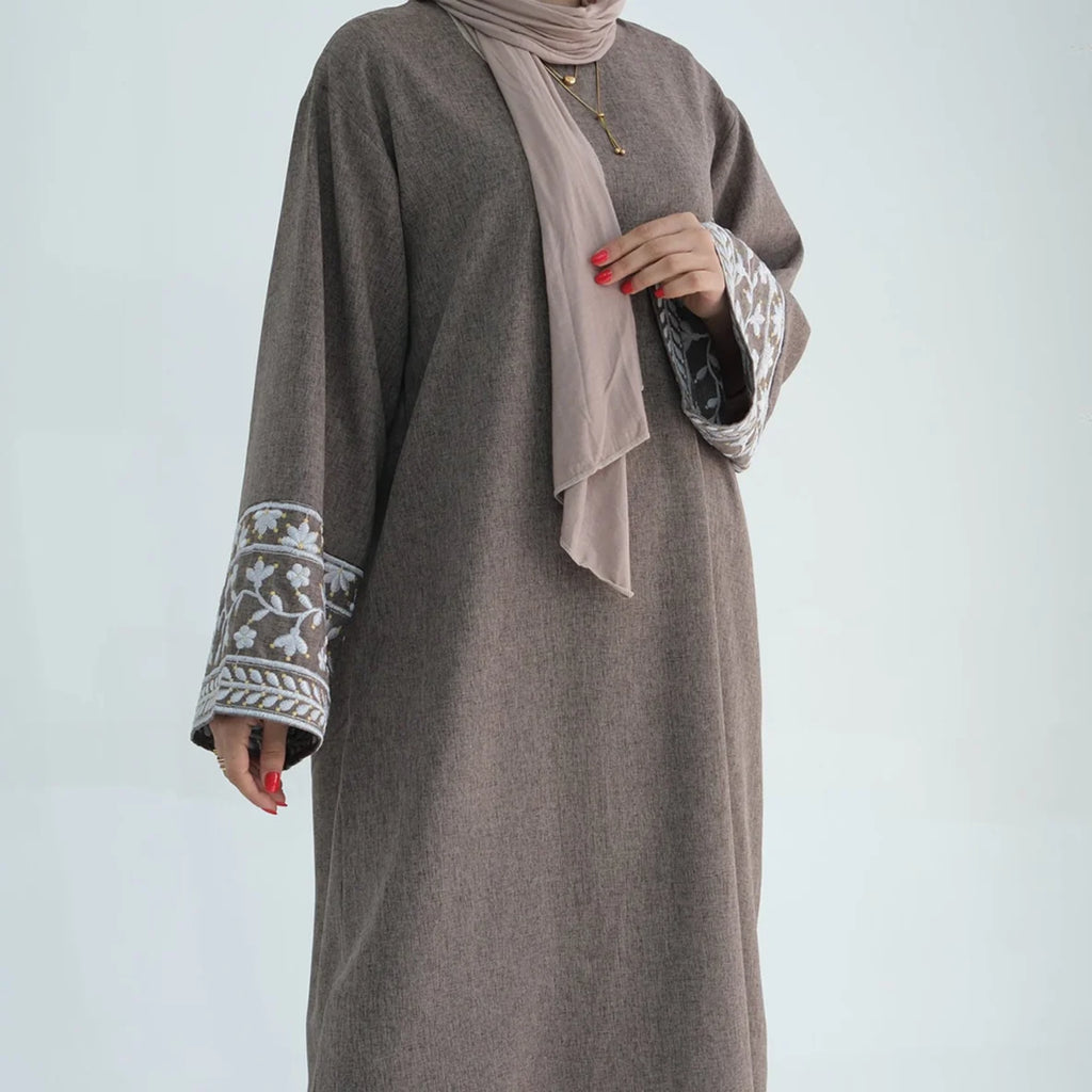 Linen Closed Abaya - Embroidered Sleeves