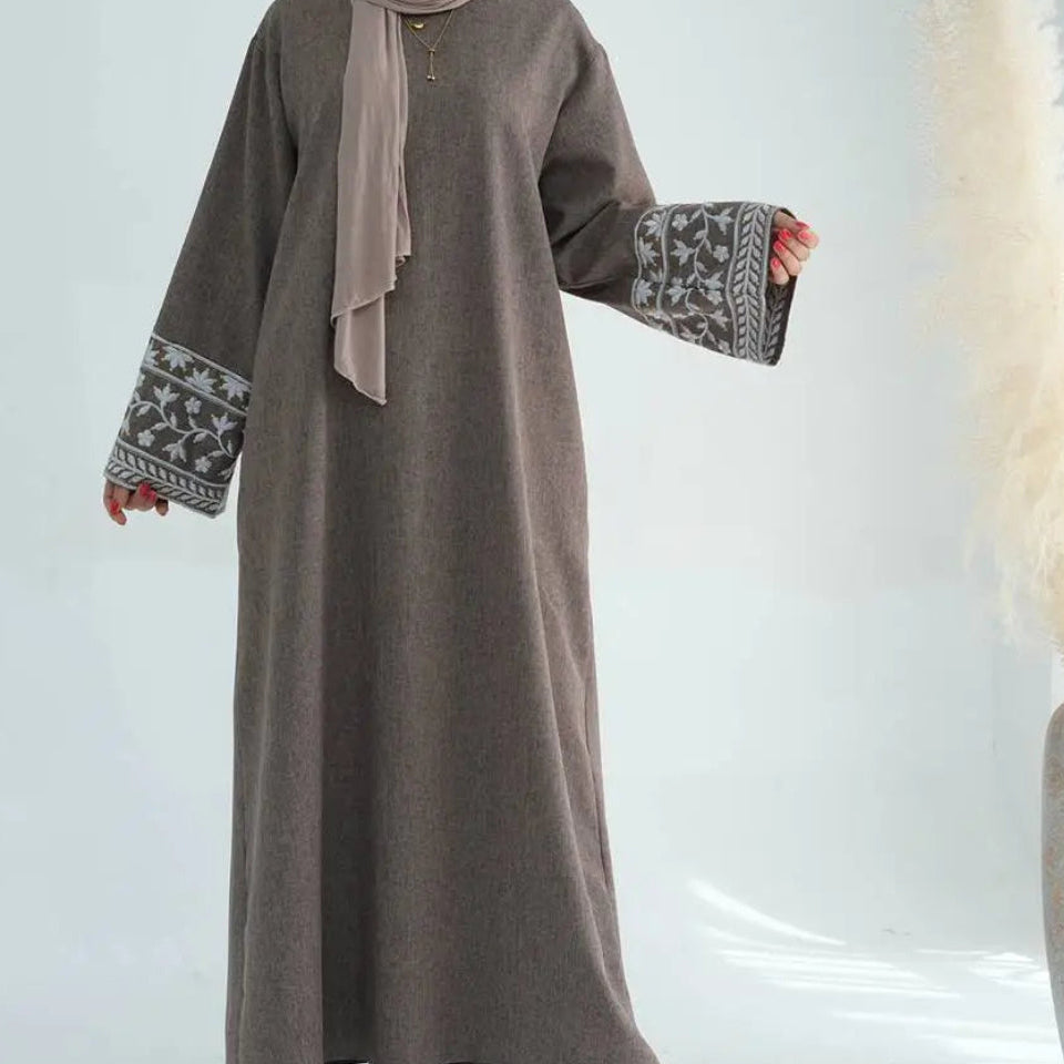 Linen Closed Abaya - Embroidered Sleeves